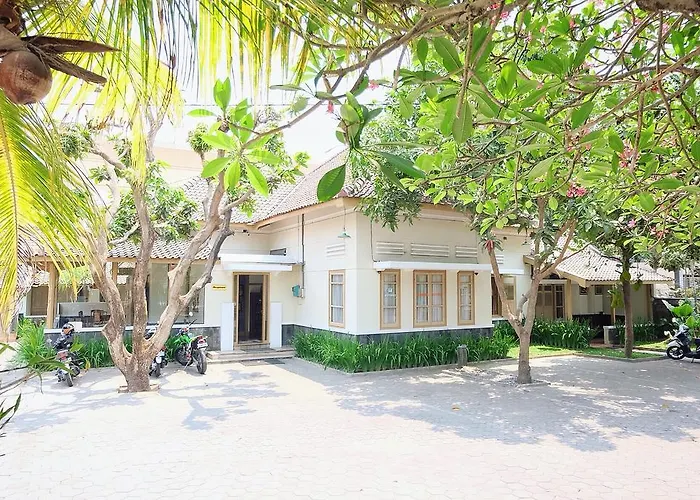 Ndalem Suratin Guesthouse Yogyakarta